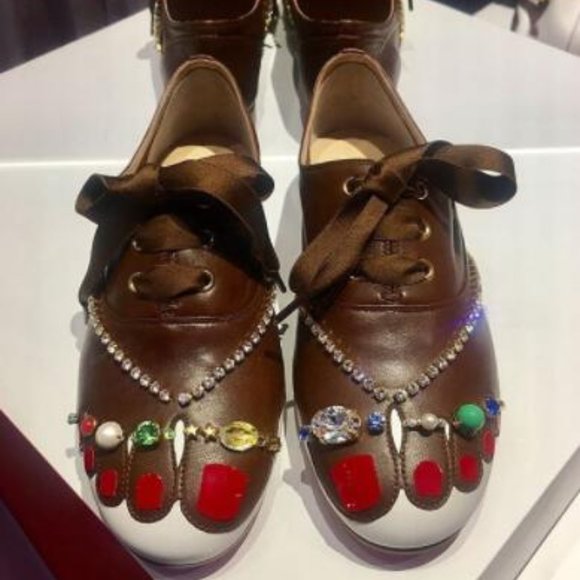 A pair of shoes